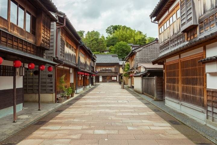 Stunning Japan with Shirakawa-go by Stunning Tours - 8-Day Osaka to Tokyo Tour - Day 6: Fuji views, Lake Kawaguchi and Asakusa