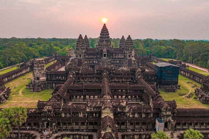 Stunning Memoires of an Angkor Era by Professional Guide - First Impressions: What You Can Expect from This Tour  