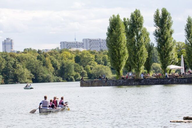 Stuttgart: Canadian Canoe Rental - Explore the Neckar River