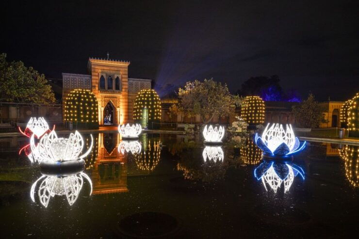 Stuttgart: Christmas Garden at the Wilhelma Zoo - Included Features and Dining Options