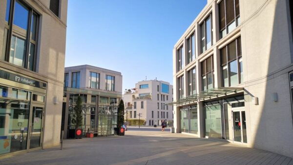 Stuttgart: Modern Architecture & Nature Self-guided Walk - Smartphone Requirements and Connectivity