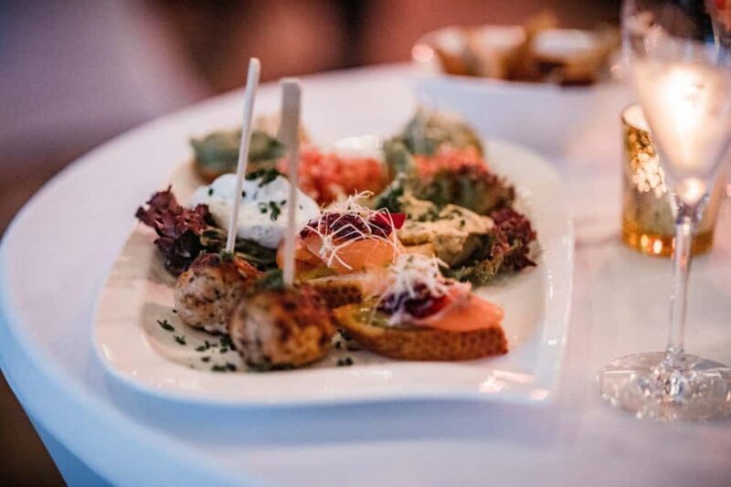 Stuttgart: Valentine's Day Candlelight Dinner - Why This Experience Offers Good Value