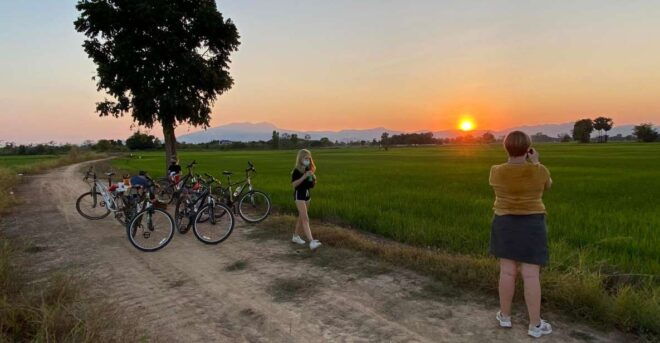 Sukhothai: 2.5-Hours Guided Countryside Sunset Bike Tour - Small Group Setting