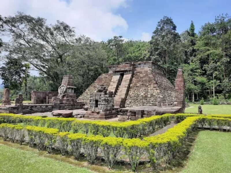 Sukuh & Cetho Temples, Tea Plantation in Kemuning Hills - Who Should Consider This Tour?