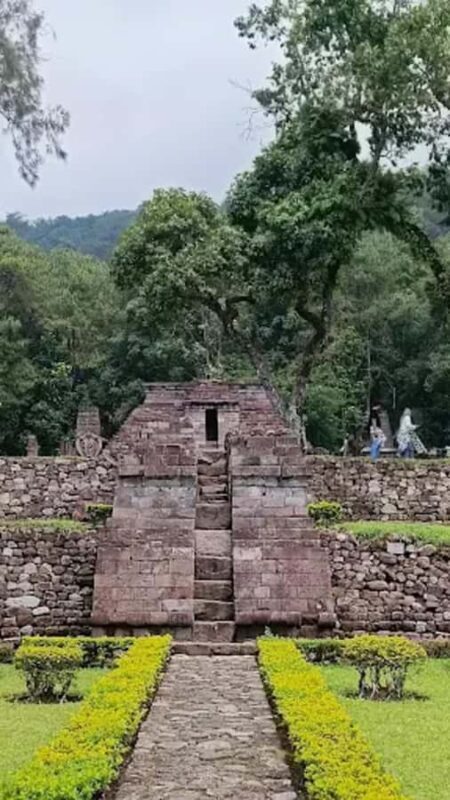 Sukuh & Cetho Temples, Tea Plantation in Kemuning Hills - The Sum Up