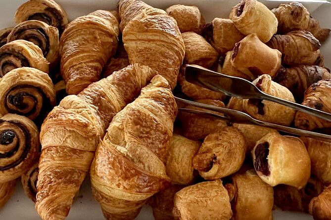 Summer Danube Brunch Cruise in Budapest - Brunch Buffet and Drinks