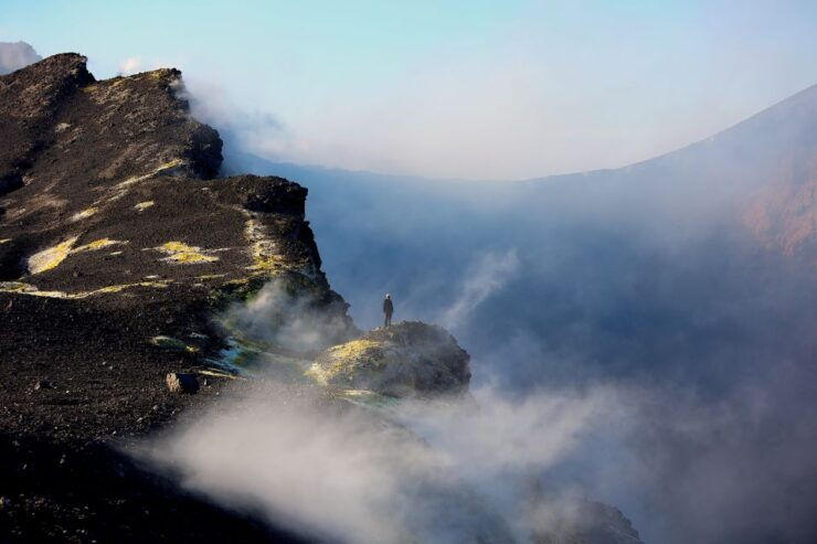 Summit Craters 3357 M. Trekking Tour - Tour Overview