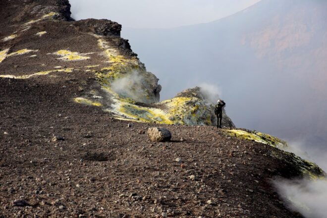 Summit Craters 3357 M. Trekking Tour - Itinerary Details