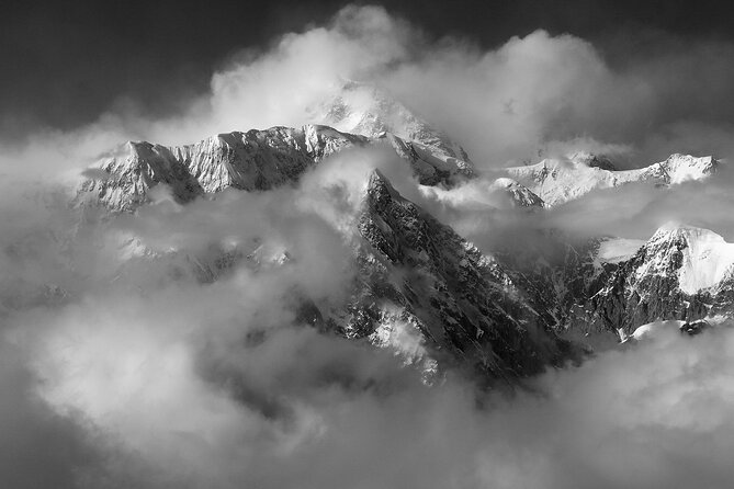 Summit Flight Tour - Soaring Over the Tallest Mountain Range