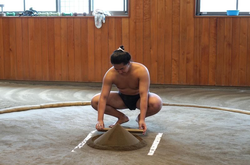Sumo Stable Intimate Morning Practice with Expert Guide & Lunch - Who will get the most from this morning?