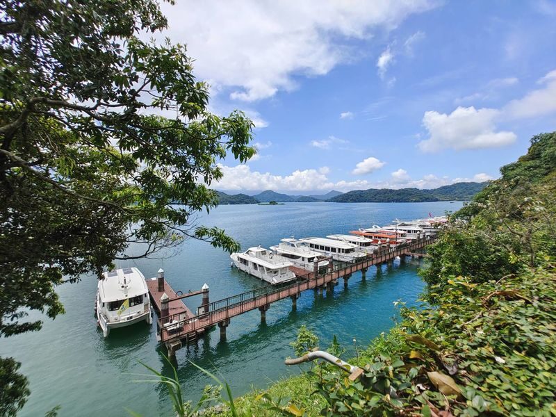 Sun Moon Lake & Qingjing Farm Day Tour from Taichung (Boat Ticket Included) - Pack for changing weather and winding roads