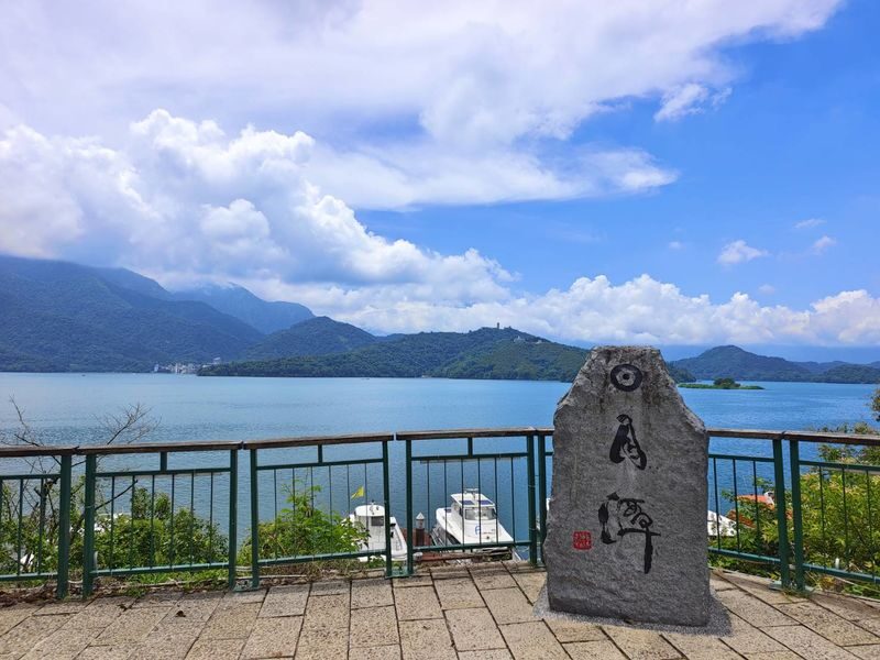 Sun Moon Lake & Qingjing Farm Day Tour from Taichung (Boat Ticket Included) - Who should book this day tour?
