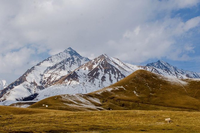 Sunday Group Tour to Kazbegi From Tbilisi (Budget-Friendly) - Itinerary Highlights