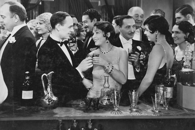 Sündenbabel Berlin - The Roaring Twenties in Berlin - Social Aspects of the Time Period