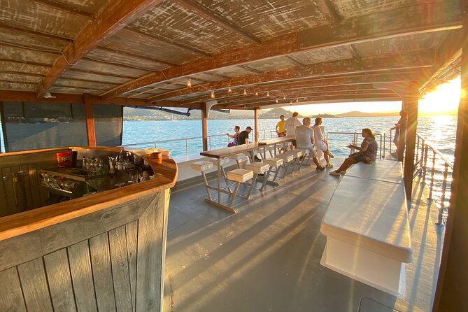 Sundowner Sunset Cruise Airlie Beach - Highlights of the Whitsunday Islands