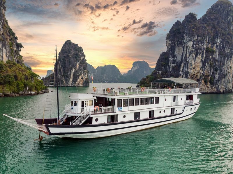 Sunlight Legend 2D1N Cruise: Ha Long Bay with Sung Sot & Ti Top - What the price covers, and what it leaves out