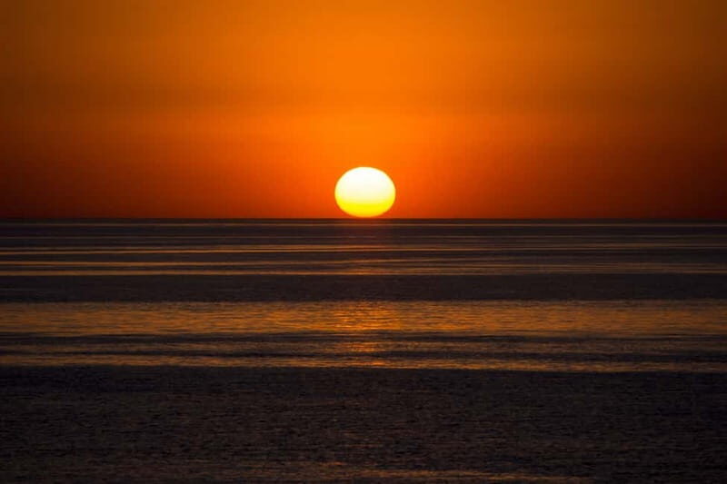 Sunny Beach: Sunset Catamaran Cruise with Dinner & Prosecco - Who Should Consider This Tour?