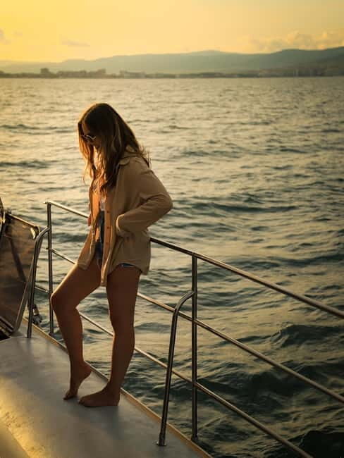 Sunny Beach: Sunset Catamaran Cruise with Dinner & Prosecco - FAQ