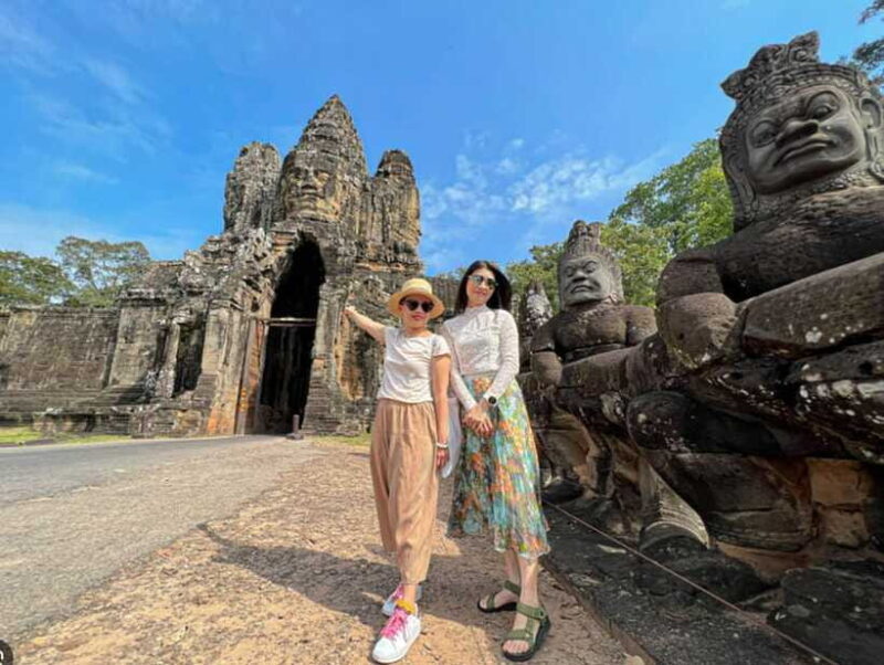 Sunrise at Angkor Wat and Small Tour with Tours Guide - FAQ