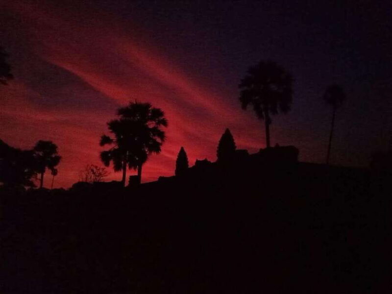 Sunrise at Angkor Wat with a sharing group - FAQs
