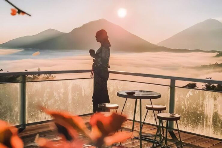 Sunrise Café and Morning Yoga Class - Key Points