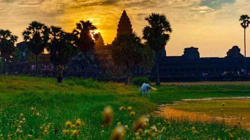 Sunrise Cycling Of Angkor Wat Temple - Who Would Love This Tour?