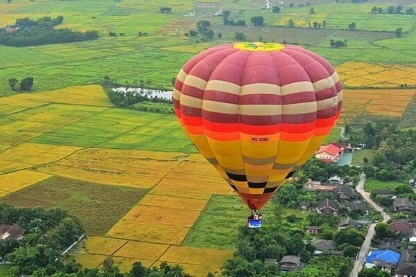 Sunrise Hot Air Balloon Flight with Champagne and Spa Package by Fah Lanna in Chiang Mai - What the 45-minute flight feels like