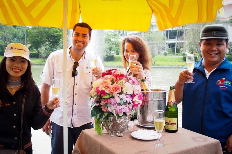 Sunrise Hot Air Balloon Flight with Champagne and Spa Package by Fah Lanna in Chiang Mai - Landing, champagne and a little food