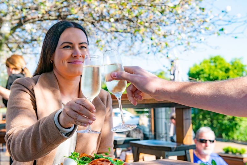Sunrise hot air balloon with bubbly breakfast+photo in Hunter Valley - Price, transfers, and the weather question