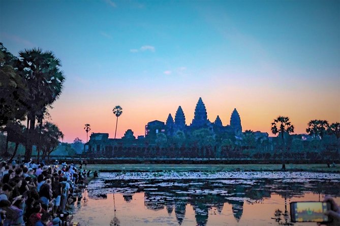 Sunrise Small-Group Tour of Angkor Wat From Siem Reap - Tour Highlights