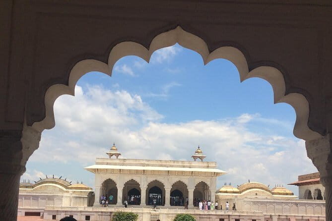 Sunrise Visit to the Taj Mahal and Agra Day Excursion from Delhi - Free Time for Local Crafts and Shopping