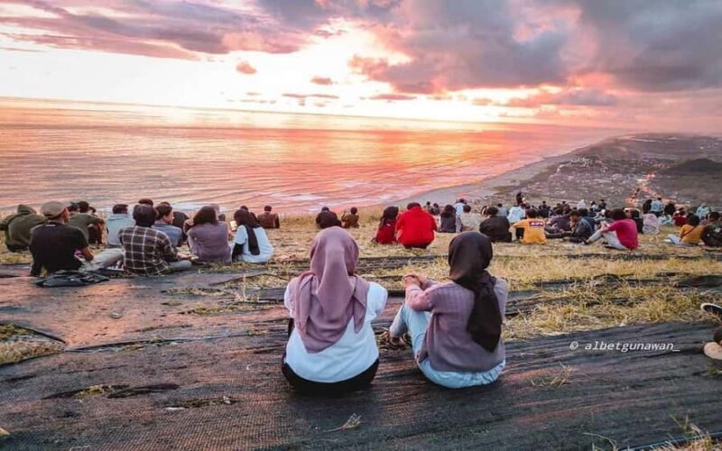 Sunset Adventure at Parangtritis Paragliding - What to Expect from Your Paragliding Adventure