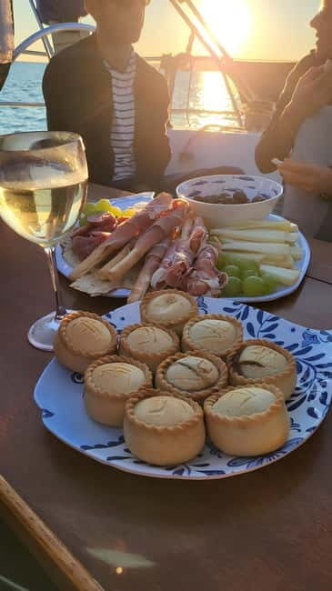 Sunset Apéritif on a 15m sailing boat - The Boat & Comfort Features