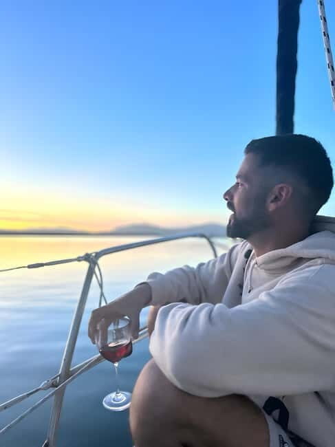 Sunset Apéritif on a 15m sailing boat - Authentic Insights from Reviews