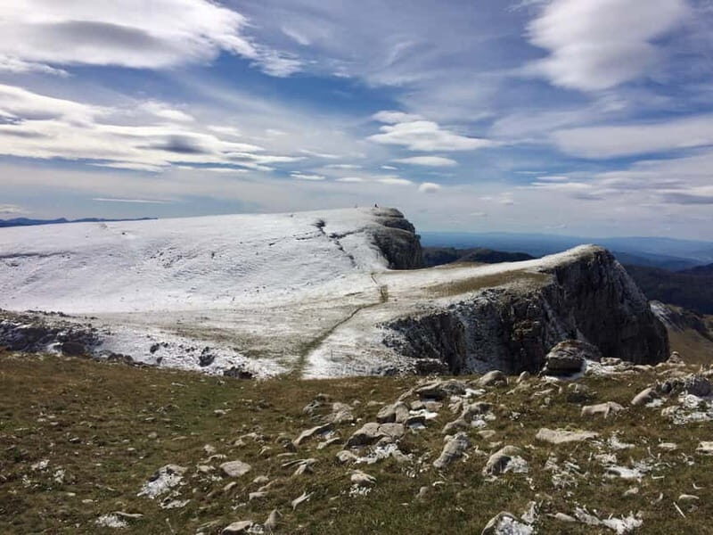Sunset at the Monges lake and peaks - Frequently Asked Questions