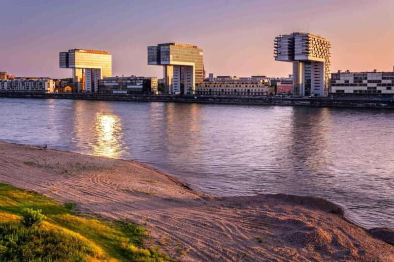 Sunset & Blue Hour Photography Photo walk through Cologne - Exploring Cologne Through the Lens: Sunset & Blue Hour Photography Photo Walk