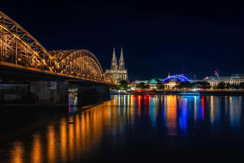 Sunset & Blue Hour Photography Photo walk through Cologne - FAQ
