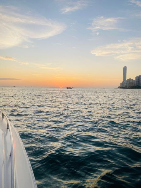 Sunset Boat Party, Caribbean Restaurant & Getsemaní Tour - Cultural Experience