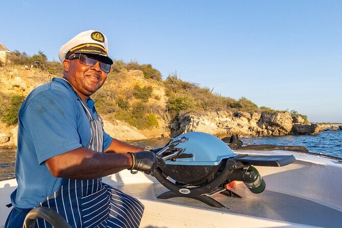 Sunset Boat Trip in the Spanish water and coastline of Curacao - An in-depth look at what this sunset boat trip offers