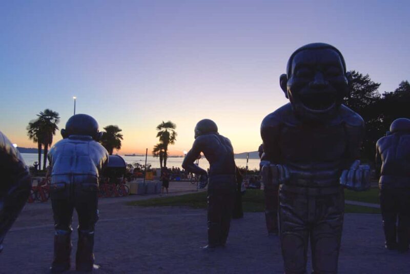 Sunset Bus Tour: Stanley Park & English Bay Photostops - The Transportation & Guide Experience