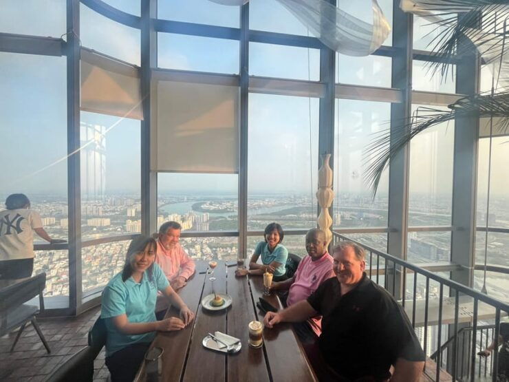 Sunset Café Experience at Landmark 81 & Food Tour - Itinerary Details