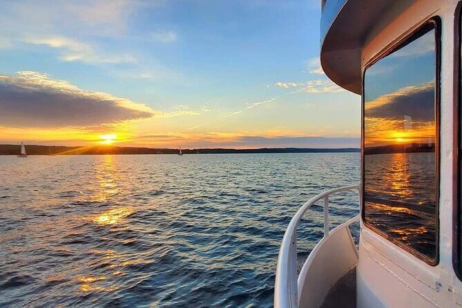Sunset Cruise Experience on West Grand Traverse Bay - Exploring the Sunset Cruise: What’s Included and What’s Not  