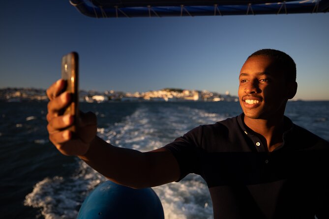 Sunset Cruise in Lisbon With Live DJ and 1 Drink - Meeting and Pickup Information
