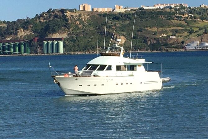 Sunset Cruise Lisbon VIP Yacht Lisbon Party - Meeting and Pickup Information