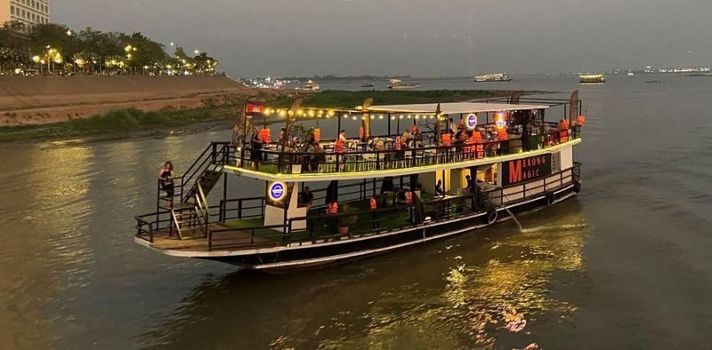 Sunset Cruise: Unlimited Cold Beers, BBQ buffet & Fruit Platter - The useful details at a glance