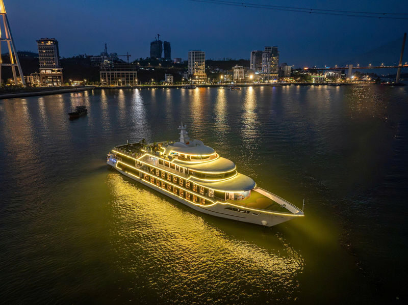 Sunset Dinner and Dazzling Night of Ha Long Bay by Sea Octopus - The return trip and nighttime atmosphere