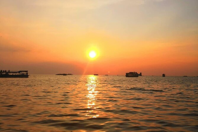 Sunset Dinner and Drinks With a Floating Village Cruise - Overall Experience