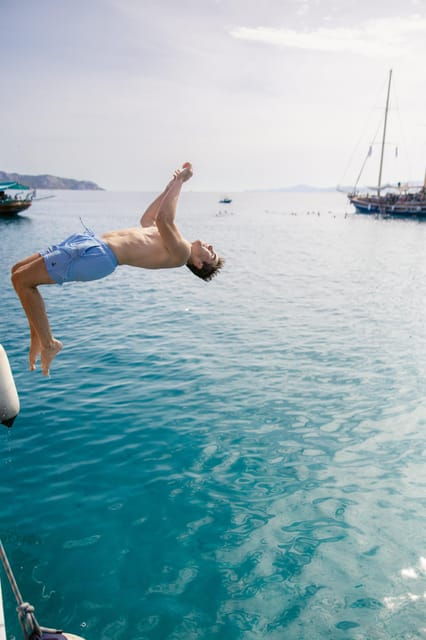 Sunset Dinner Cruise: Swim Stop, Drinks & Onboard Dining - Good To Know
