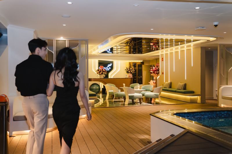 Sunset Dinner Experience of Ha Long Bay by Saquila Yacht - Music on the sundeck after dinner