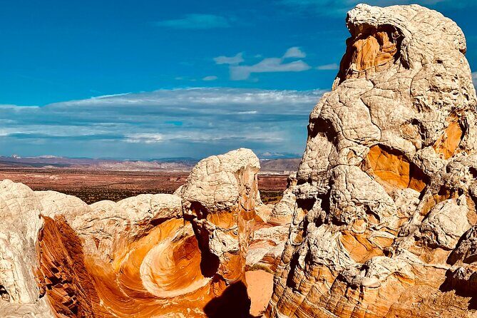 Sunset Off-Road White Pocket Guided Hike Activity - Small Group - An In-Depth Look at the Itinerary